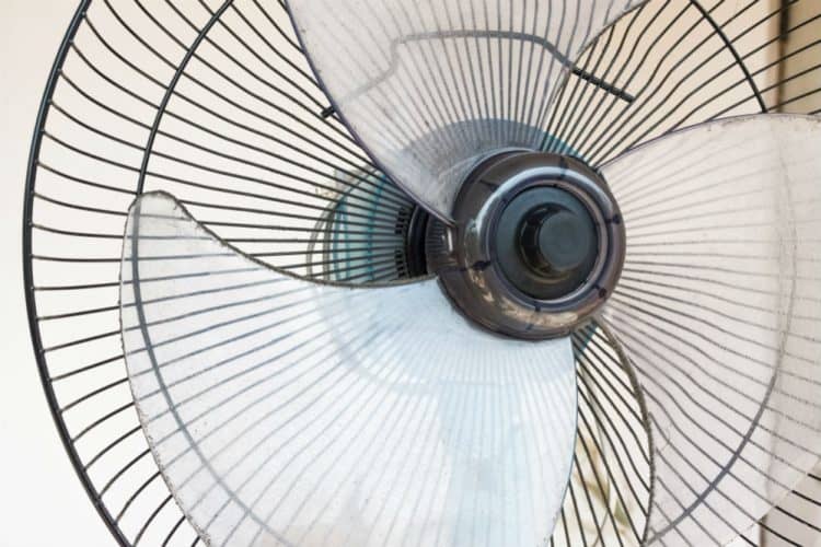 How to Cool a Room with a Fan and Ice: DIY A/C Tips for Summer
